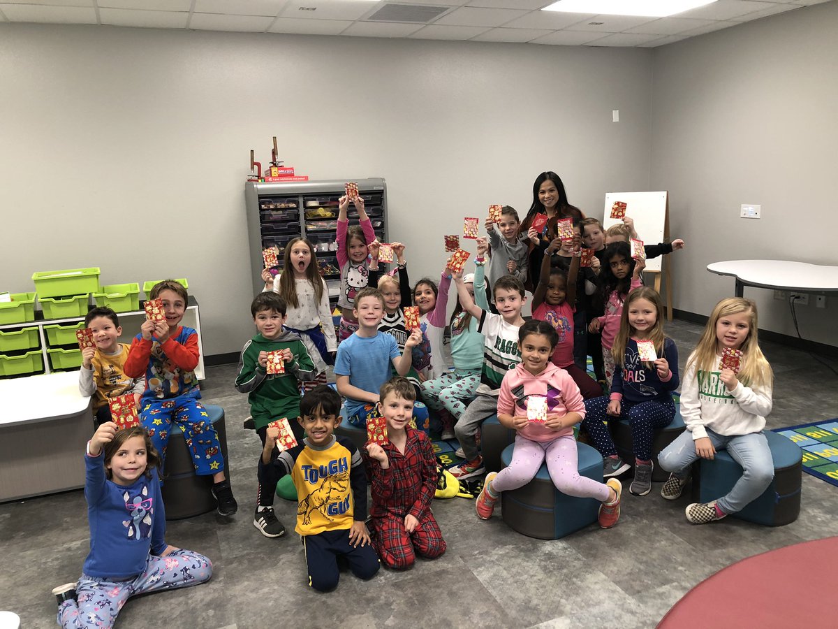 OUES1stGrade's tweet photo. Happy Chinese New Year! #YearoftheRat2020 @oldunionES @Carrollisd https://t.co/wHV3bv96SI