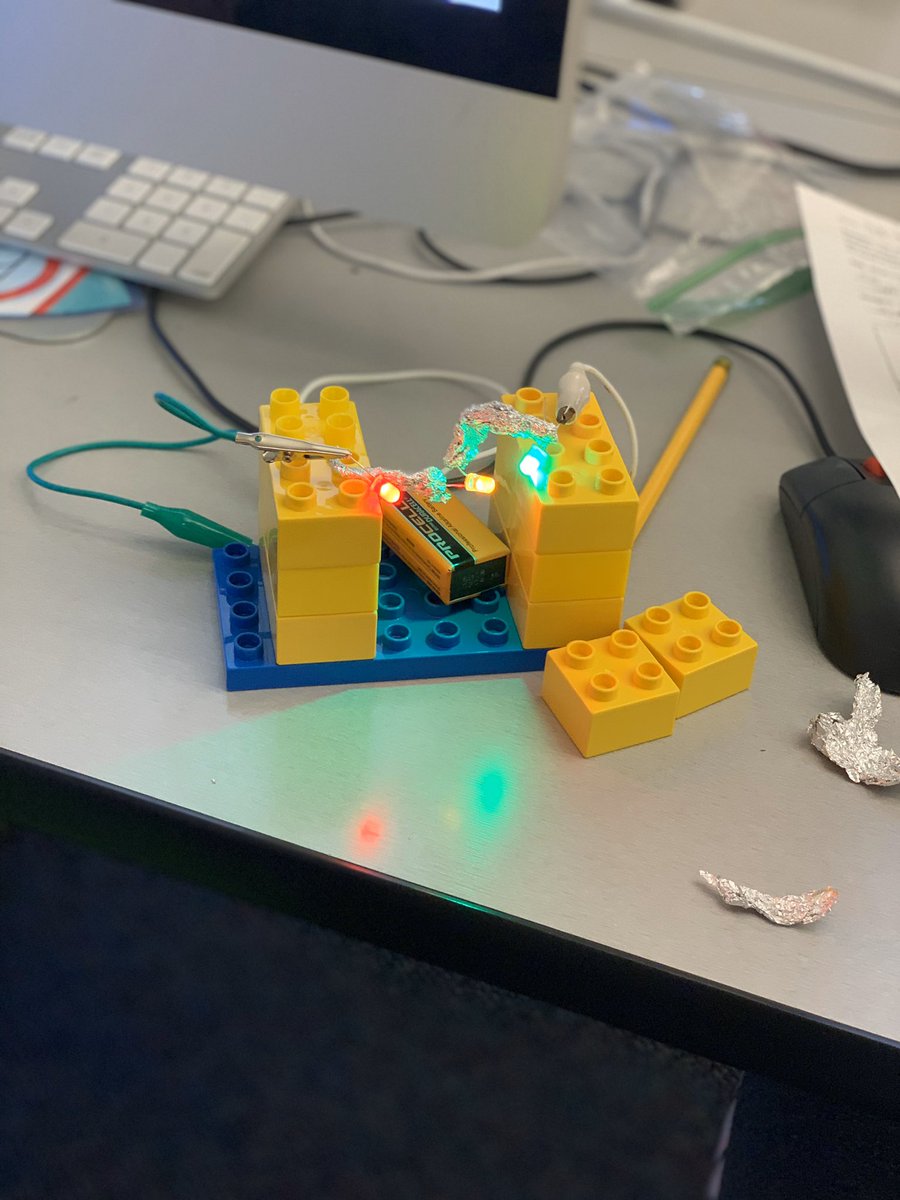Ms_Kings_Castle's tweet photo. Problem solving! 4th graders created traffic lights to prevent car collisions at intersections while 3rd graders designed night lights to help our youngest hawks sleep at night #circuits #engineeringdesign https://t.co/JACsvM4ZkZ