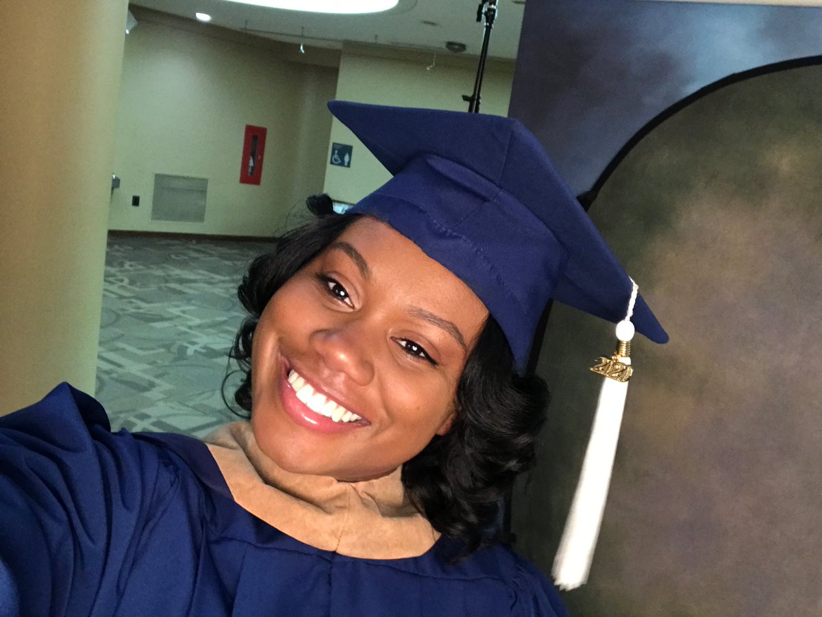 IAMSANEIT's tweet photo. 24K come thruuuu!!! My girls are getting on out. Proud GM! #HU20 The lil small class doing big thangs UHKAY! 😘😘😘 Thank you @CampusPals1946 https://t.co/zIIwGak4fL