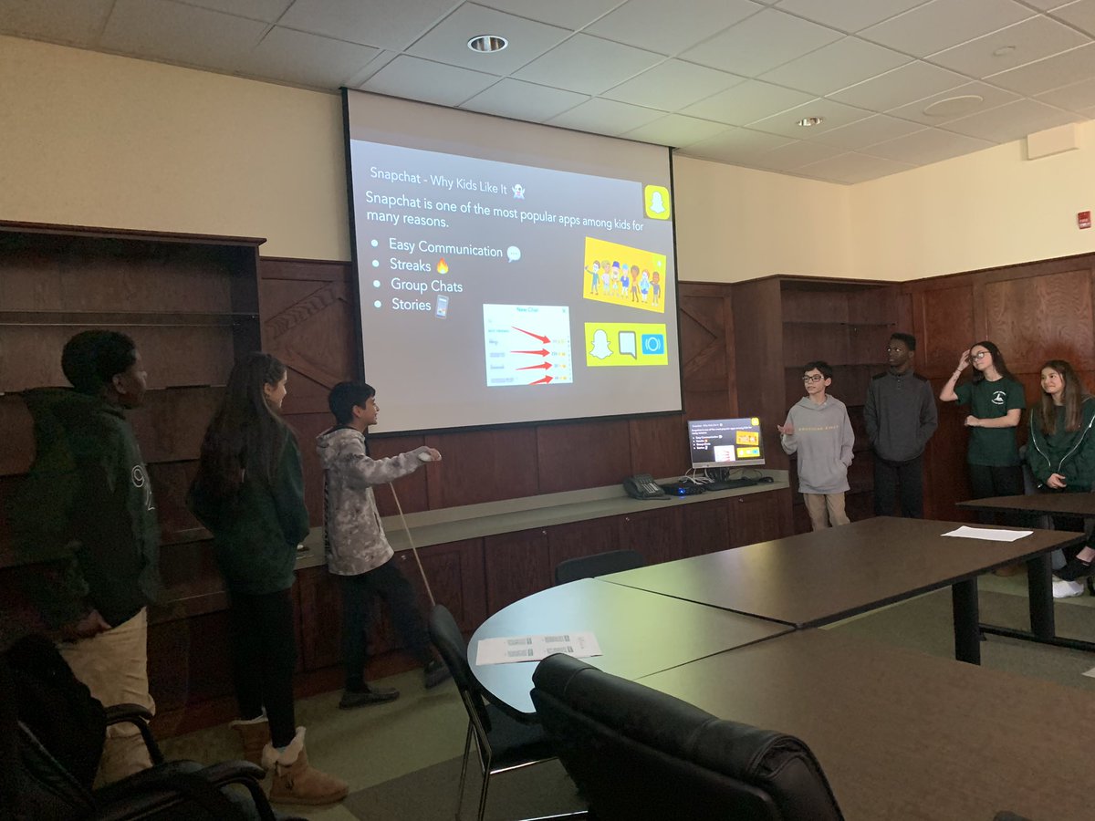 MrsCunneffLBPS's tweet photo. #LBMS students did an awesome job presenting their knowledge and experiences with social media platforms to our Future Ready committee members at the @LBpublicschools Education Summit! @LBMSRILEY @LBMSHyde #LBSummit20 https://t.co/jVsauyOAwS