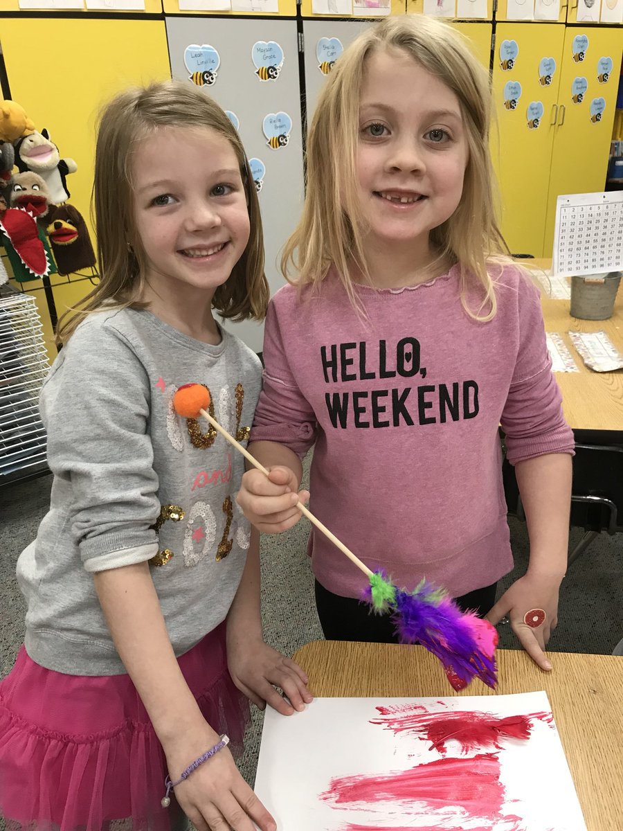 TiedeWhite's tweet photo. The students designed paintbrushes.  STEM https://t.co/oHEHbBYe7C
