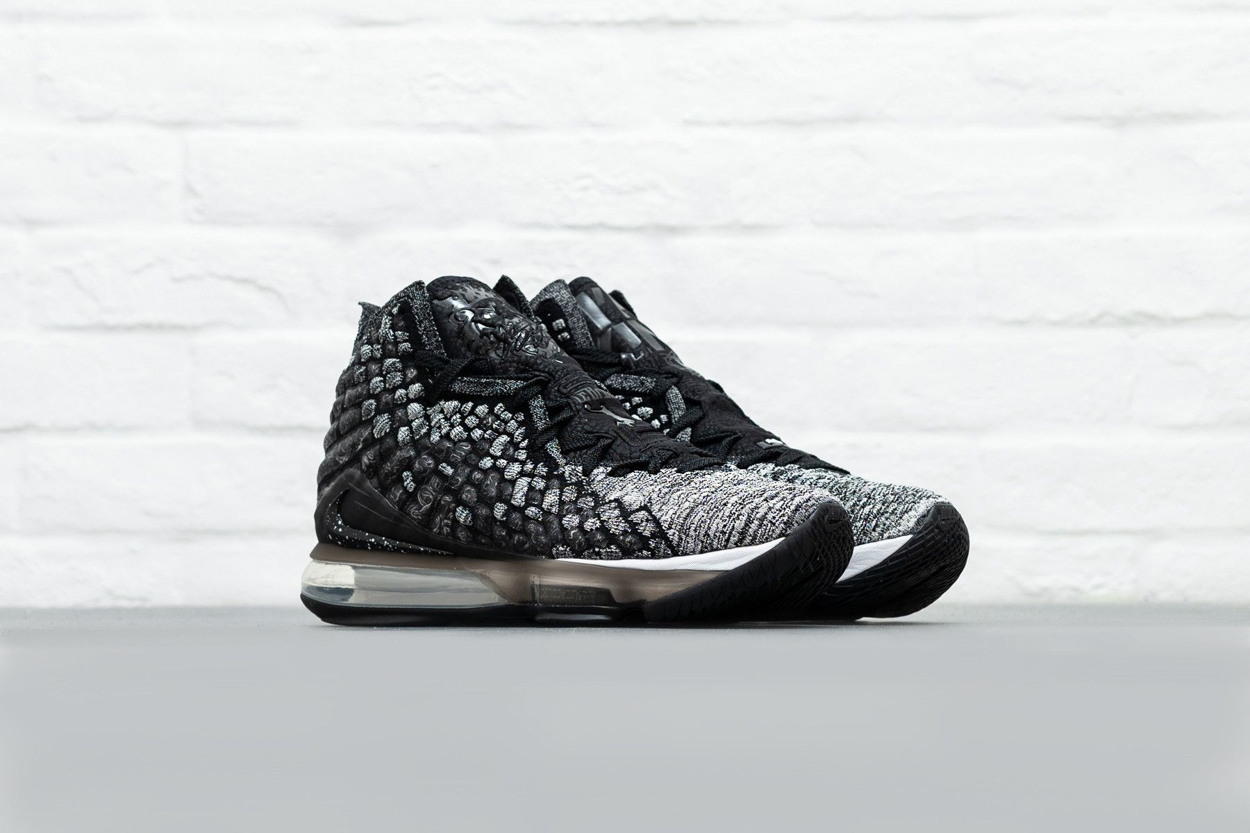 Lebron 17 oreo 2025