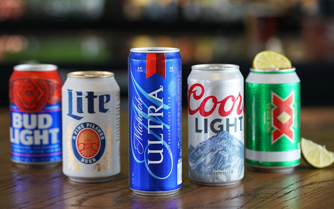 golfsuitesusa's tweet photo. Celebrate #NationalBeerCanAppreciationDay at 4ORE! We've got the best happy hour in town. Enjoy $3.50 domestics, $4 premiums and great beer bucket specials from 3 pm to 7 pm.
#LocalLBK #LubbockLife #LubbockInTheLoop #LBK #LubbockGolf #GolfLife #GolfSwag #LoveGolf #Lubbockite https://t.co/WmPsUvNtYB