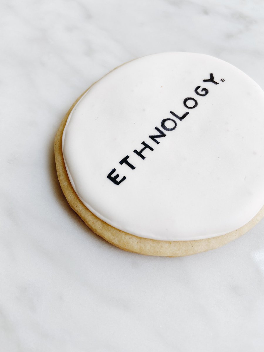 ethnology_mx's tweet photo. Nos encantaron las galletas personalizadas que nos hizo @rosarina_mx ! Además tienen mil opciones de galletas para ti y tus eventos! Síguelos en Instagram y entra a https://t.co/JpAIIrj6n7 para hacer tu pedido de galletas personalizadas ya! https://t.co/1yZLrV4EsR