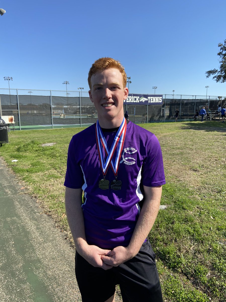 BoosterCr's tweet photo. Andy Thornton got 1st in A singles, and got 2nd in A doubles.  @CRHSTennis @CrRaiderNation #WeAreCR https://t.co/zyf1fM2axI