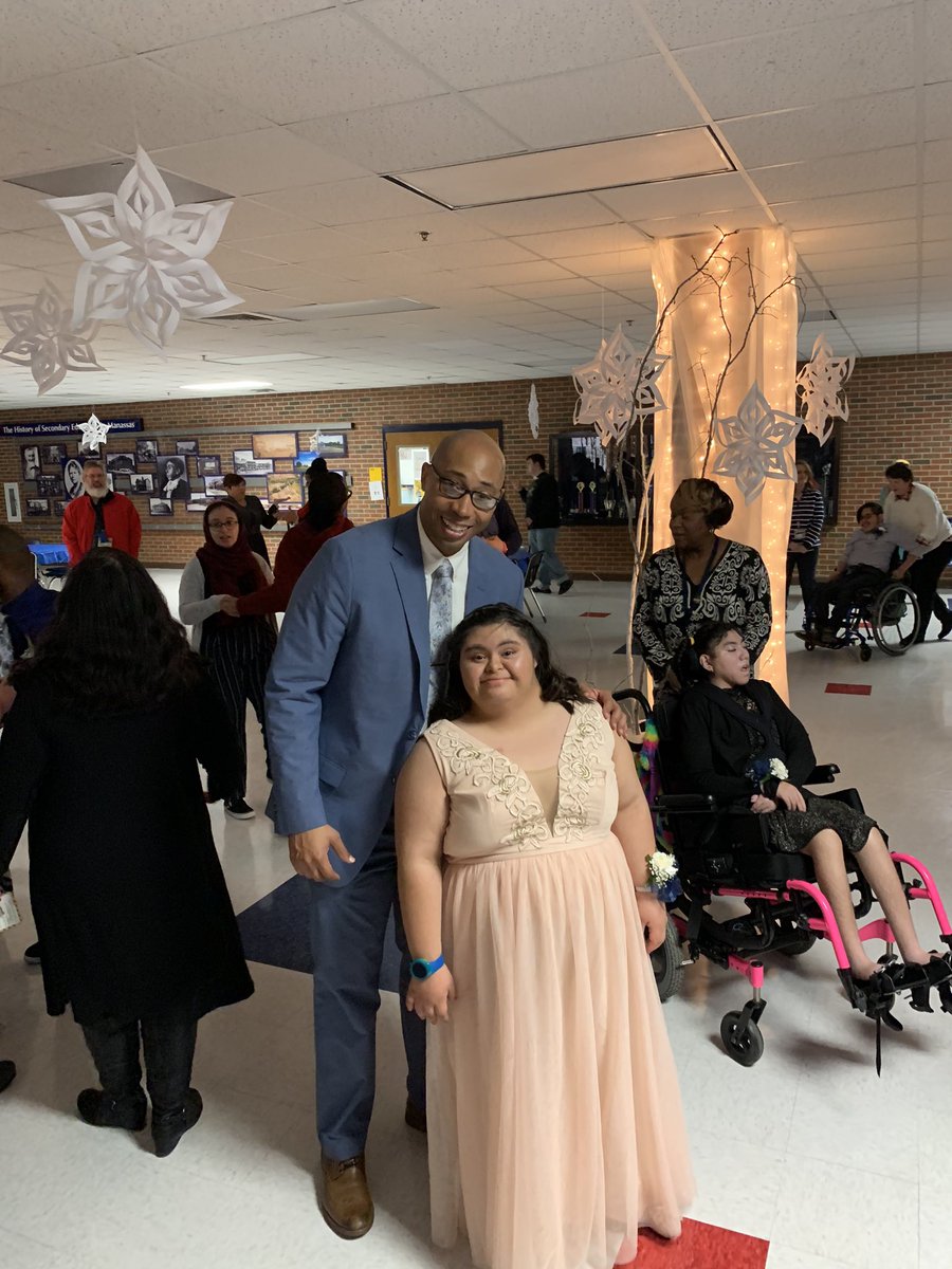 Sarah Weaver tweet media