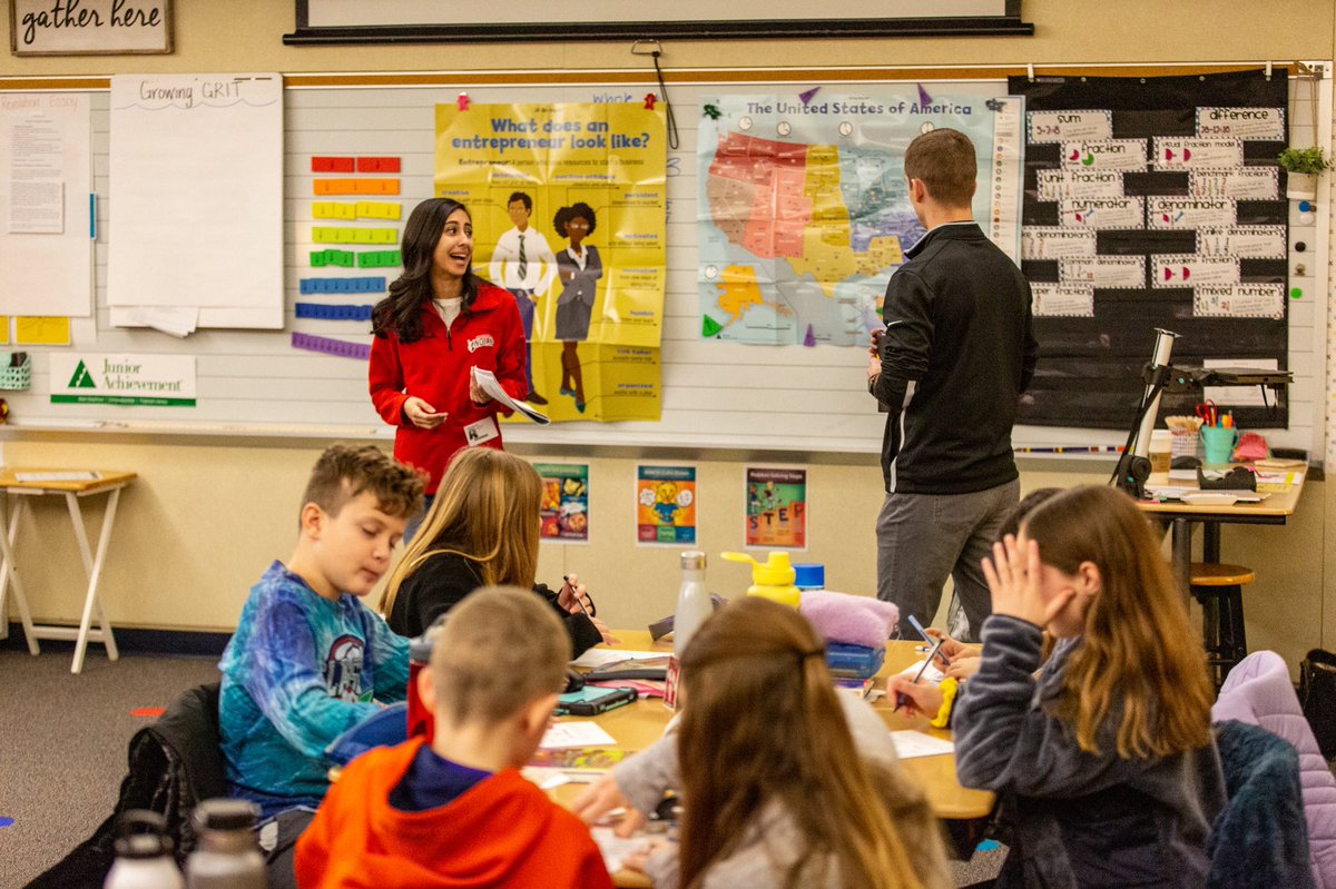 indyindians's tweet photo. Today Indians staff members taught 4th grade @SCECougars about entrepreneurship with @JACentralInd! 

Thanks for having us out, @HSESchools! 🍎 https://t.co/yP6DZgOrAj