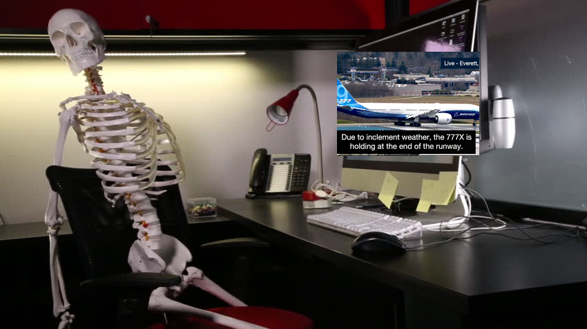 m1composites's tweet photo. Live shot of us watching 777X holding short for First Flight @BoeingAirplanes #777XFF #777X #avgeek https://t.co/hbA0raejVH