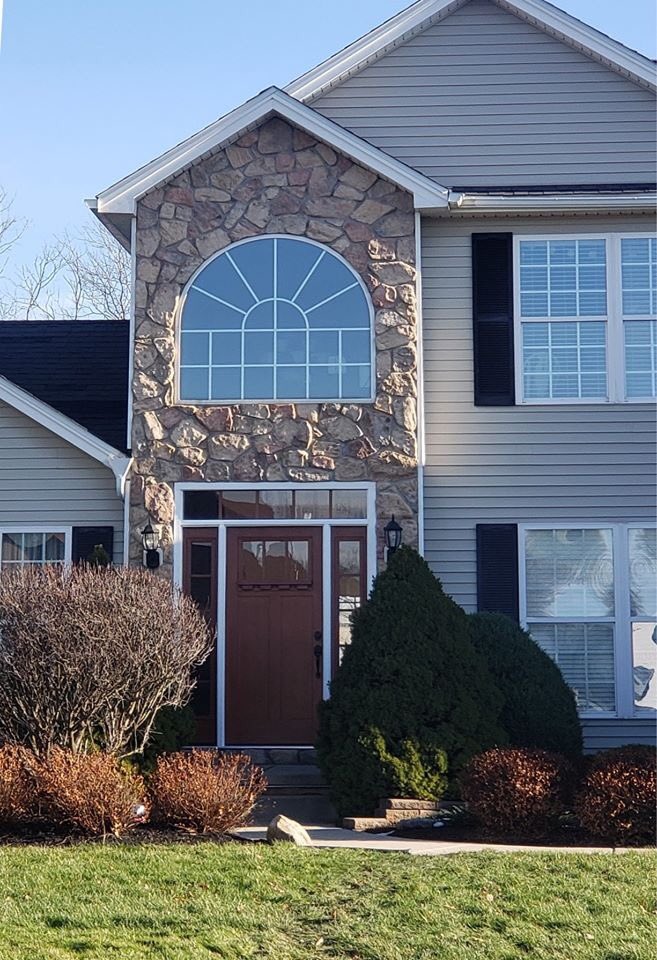 ProViaProducts's tweet photo. A new front door just added to the existing curb appeal of this beautiful home! This new entry door is a Signet Mahogany Fiberglass door with Craftsman Dentil Shelf, two sidelites and transom, simulated divided lite grids in all the glass, and finished in Toffee stain. https://t.co/7WNjmV8fc7