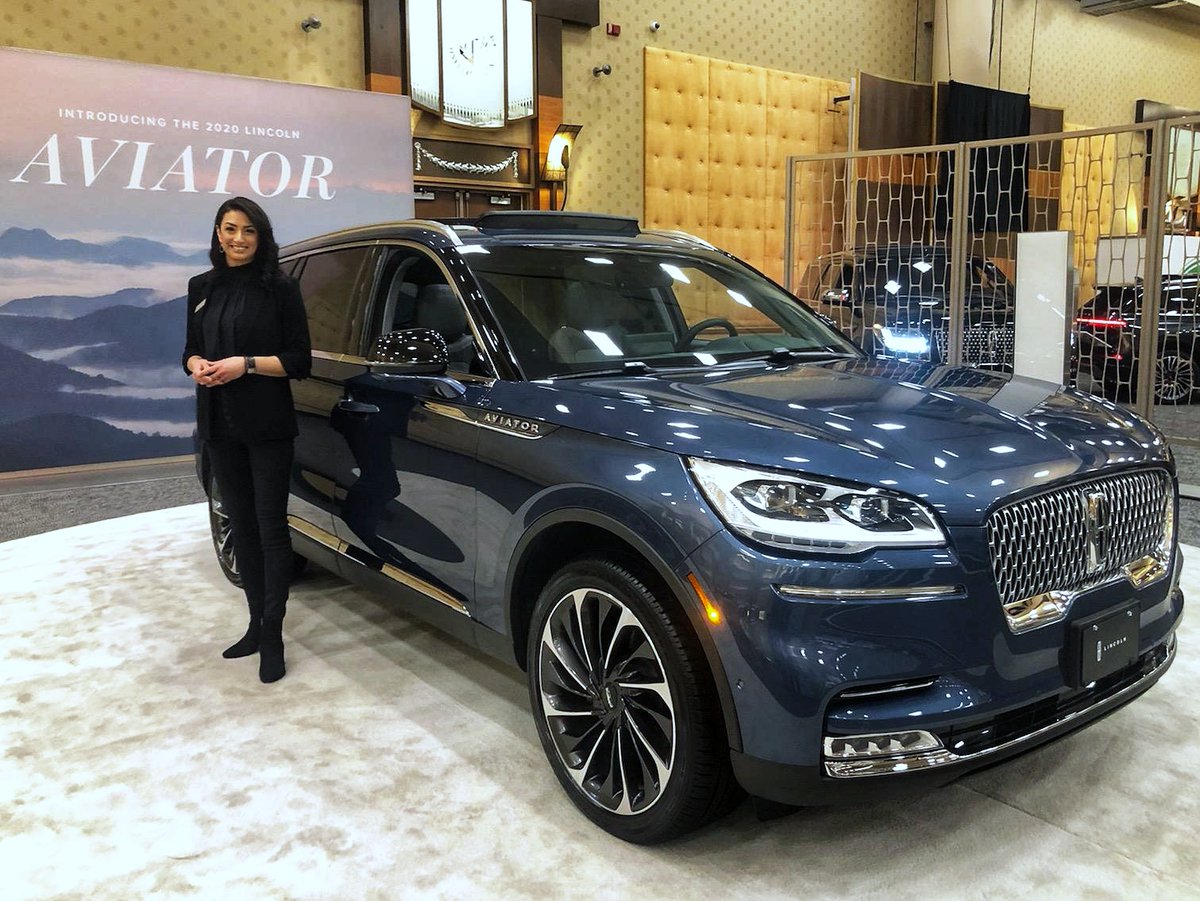 NEAutoShow's tweet image. The #Lincoln product specialists are at the #NEAutoShow to answer all of your questions! 

#Aviator #LincolnAviator