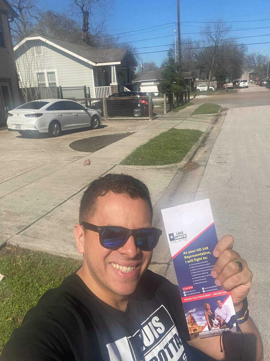 larottafortexas's tweet photo. It's an absolutely picturesque day to hit the streets and meet out neighbors in #HD148!

Tomorrow's going to be much of the same, so make plans to join us at the Red Alert Blockwalk tomorrow morning. See our FB event page for all the details!

#larottafortexas #txlege https://t.co/ELnH5PavIU