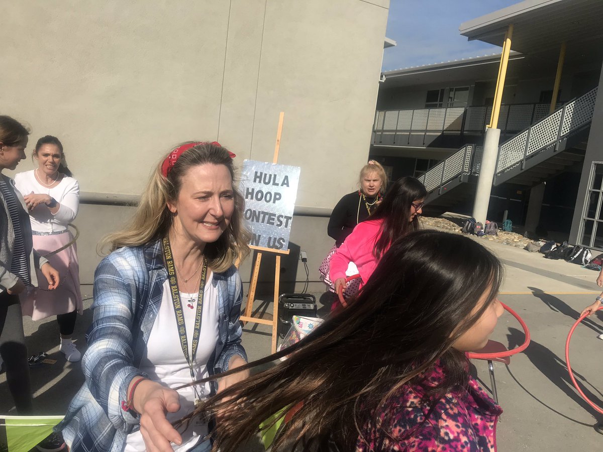 MDoughertyMMS's tweet photo. Outsiders day! Hula hooping at lunchtime #brssd https://t.co/x1ycEDkCrI