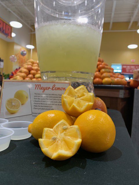 MelissasProduce's tweet photo. It’s #CitrusFest at @NorthgateGlzMrk in #Bell, CA &amp; we’re serving up freshly juiced Cara Cara #Oranges, Cocktail Grapefruit &amp; Meyer #Lemons 😍 plus grab some blood oranges too 🍊

Come see us til 2 PM!! https://t.co/czvlWayclg