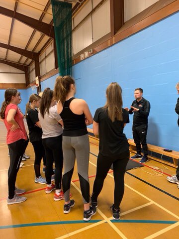 BrookshawNC's tweet photo. Thanks to @jeffaldous from @UoB_SSPA for an excellent fitness testing session with our year 9 team tonight. The girls worked hard and thoroughly enjoyed the session. 🏃🏽‍♀️🏃🏽‍♀️🏐 https://t.co/7O654xTcJh