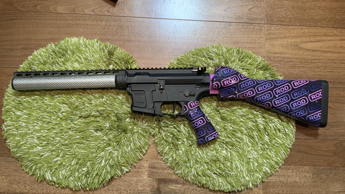 テキサリウムハンドガード 250mmとARP9でこんな感じ シックな昭和感で