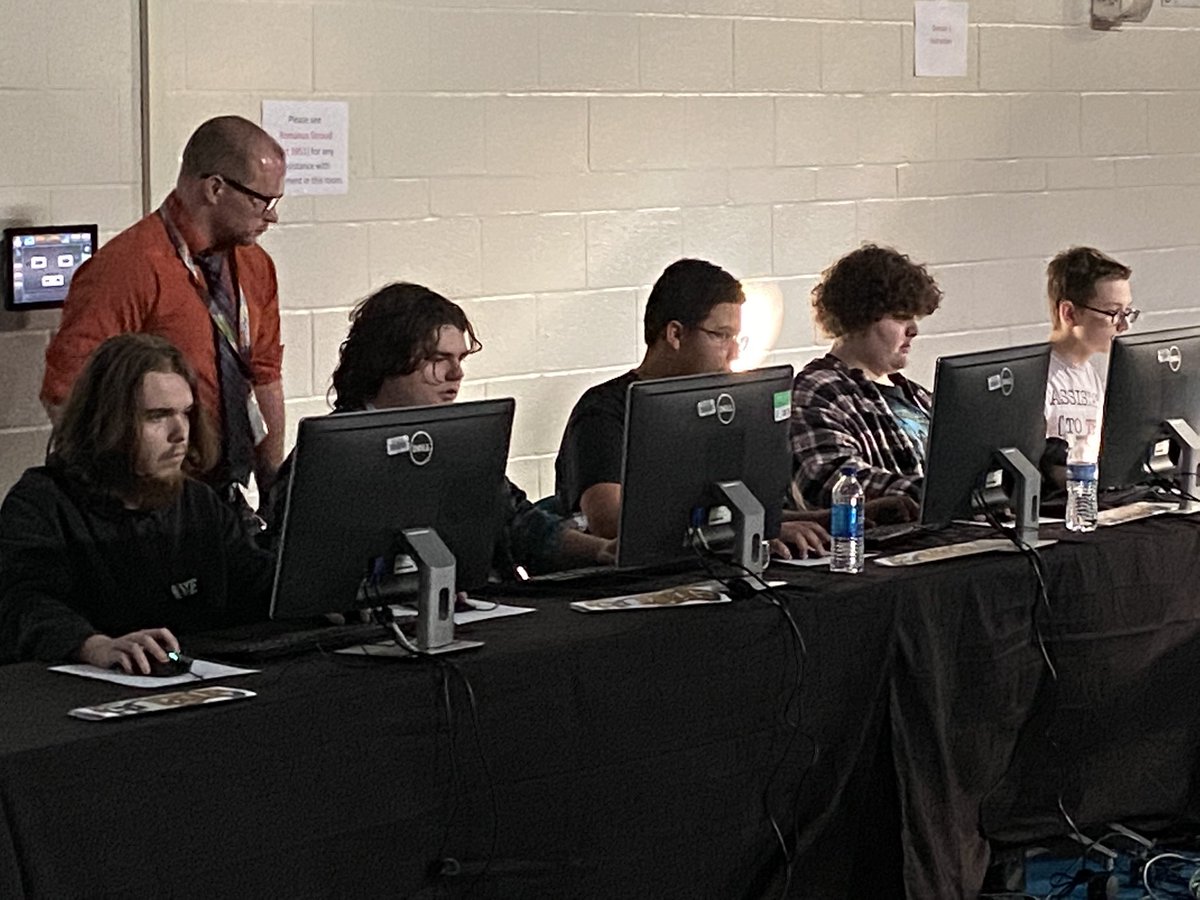 heatherwarrell's tweet image. It’s the @JCPSKY Esports City Championship between @AthleticShawnee and @LouisvilleCHS and boy are these players INTENSE!  #WeAreJCPS YES. #JCPSIT3