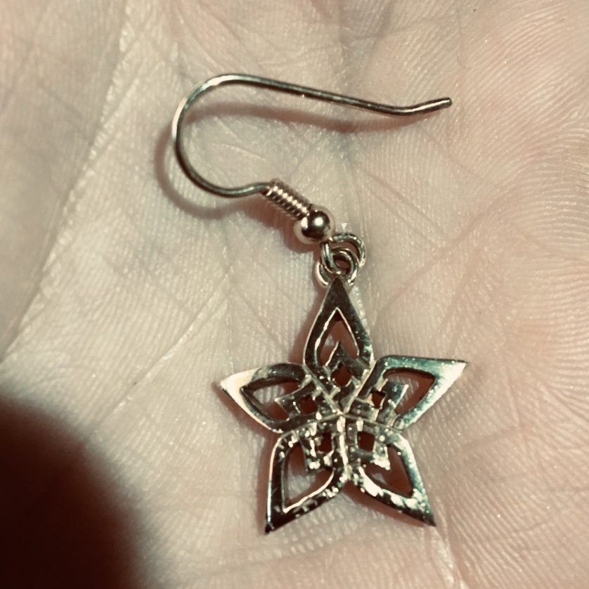return2laughter's tweet photo. #Found at Edinburgh Waverley station tonight... Gold (hallmarked) Celtic star earring. Handed in to lost property. Hope it can be reunited with its owner. #LostAndFound #LostEarring https://t.co/WgUr0bs60Y