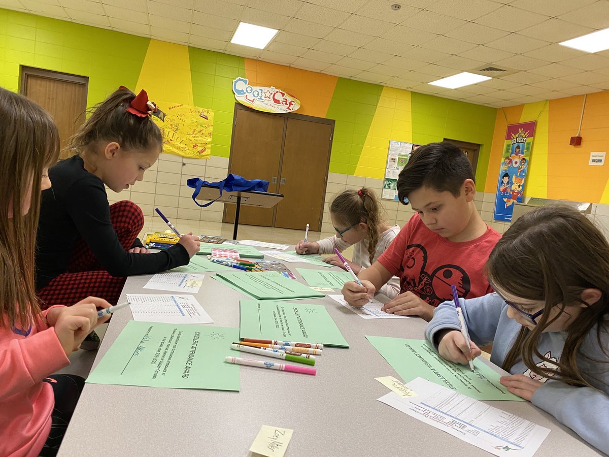Dr. Travis’ student leadership team is working on recognizing students for excellent attendance!   <a href="/officialSPS/">Springfield Public Schools</a>