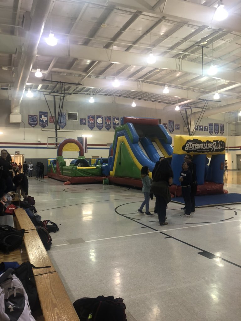 coco_fendi's tweet photo. NFL & NBA day!!! #KidsDeserveIt #rewardday #makeithappenlmms #greatadmin 🙏🏻🥰👍🤩 https://t.co/1WimpN0u6d