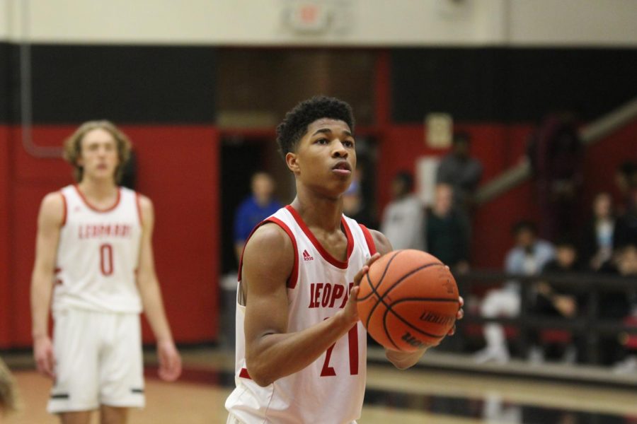 Boys basketball prepares for early season challenge at McKinney North: theredledger.net/2020/01/24/boy…