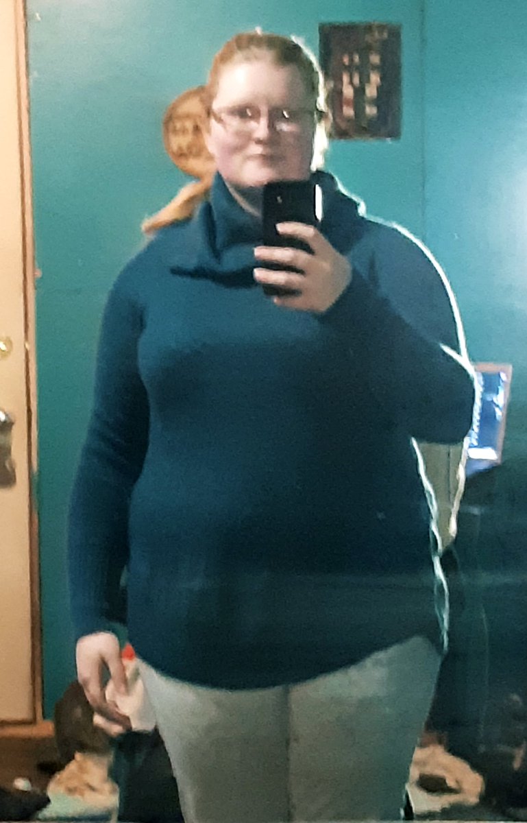 Ann28356568's tweet photo. Starting pics of where I am at right now. 
Starting weight: 220.5 lbs

Current Weight: 216 lbs 

Goal Weight: 150 lbs 

I'm hoping to use this account to track my weightloss journey and am excited to see how the next few months ths go. 
#weightloss #startingfresh #letsdothis https://t.co/OI4UPep2XO