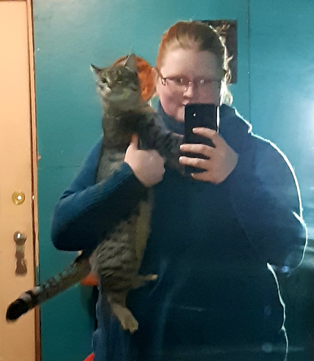 Ann28356568's tweet photo. Starting pics of where I am at right now. 
Starting weight: 220.5 lbs

Current Weight: 216 lbs 

Goal Weight: 150 lbs 

I'm hoping to use this account to track my weightloss journey and am excited to see how the next few months ths go. 
#weightloss #startingfresh #letsdothis https://t.co/OI4UPep2XO
