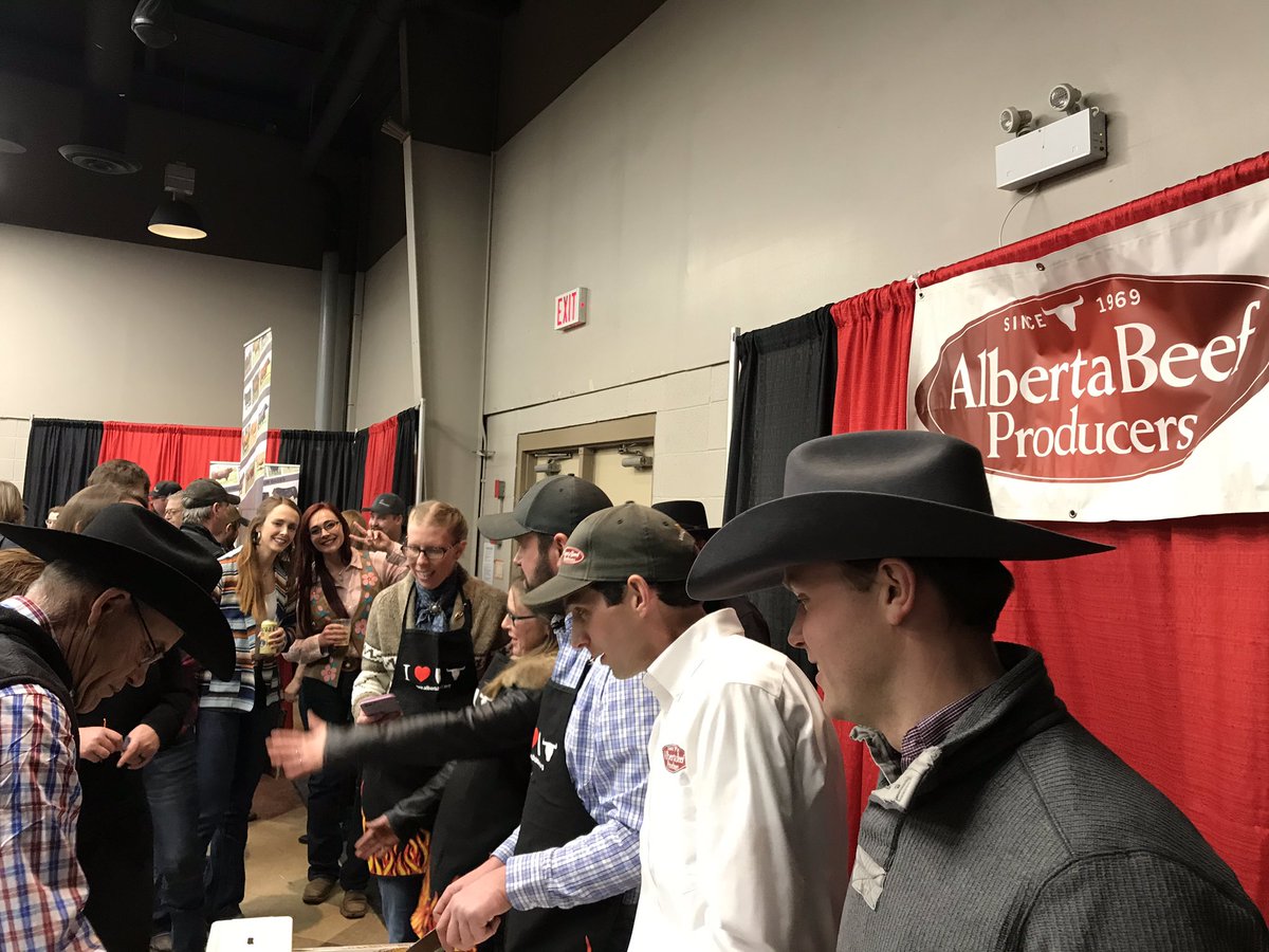 Some familiar faces at the Canadian Bull Congress, the <a href="/albertabeef/">Alberta Beef</a> booth has @CdnCattlemen past prez Dave Solverson, <a href="/EmLiz11/">Emily Lowe</a> <a href="/SolversonJoanne/">Joanne.Solverson</a> <a href="/Crookedlakecows/">Jill Burkhardt</a> <a href="/K3ranchin/">Kolton Kasur</a>