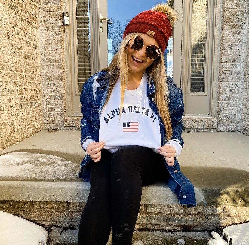 ADPiZetaUpsilon's tweet photo. My my my little ADPi🇺🇸
#AlphaDeltaPi #ADPiOU https://t.co/e9UAVSTlNJ