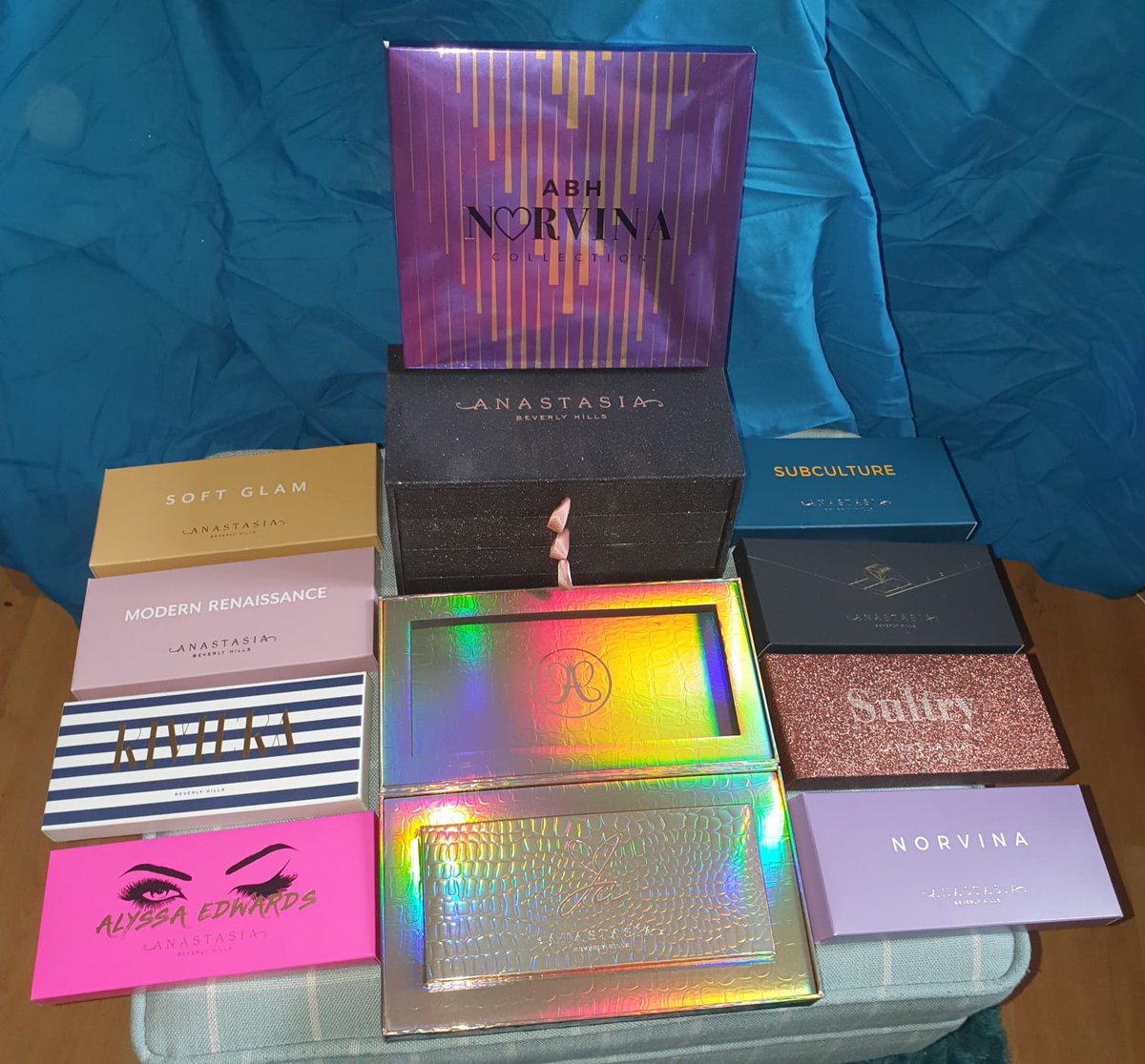 JustMeJo7's tweet photo. @ABHcosmetics These are all the ABH makeup I've purchased so far. I love them all 😍 There are a few more ABH makeup on my wish list too. All my other makeup are on my Instagram @jojogetsglam https://t.co/FVF10A1sw0