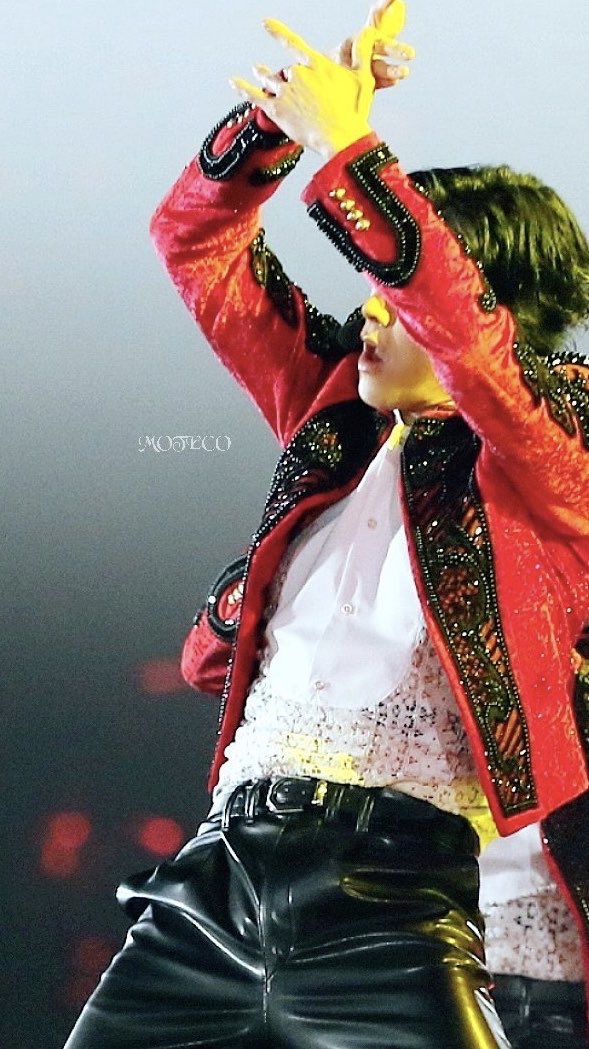 kuyan9's tweet image. ビギさんから会報が一気に届いた😱
と、同時に会員更新忘れてませんかー？のメールも😱
ビギの持つ特典て一体なに？
更新時期の度に考える🤔
忘れずこちらから更新しなきゃ❗️❗️な
気持ちにさせない。そこを考えてほしい

私が本当に望むもの⬇️
#東方神起LIVETOUR2019_XV 
#DVDマルチ
#個人バージョン