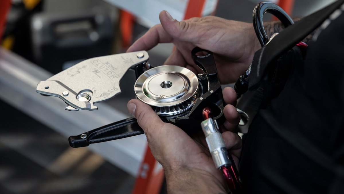 cmcpro_official's tweet photo. We put the CMC CLUTCH™ by Harken Industrial™ through rigorous efficiency, slip & drop performance tests. Visit our Technical Content page to learn about our test methods & view the results of the CLUTCH testing https://t.co/ZNd7yJiiS5.
#cmcpro #soundofprogress #clutchpro https://t.co/jiALayoYqt