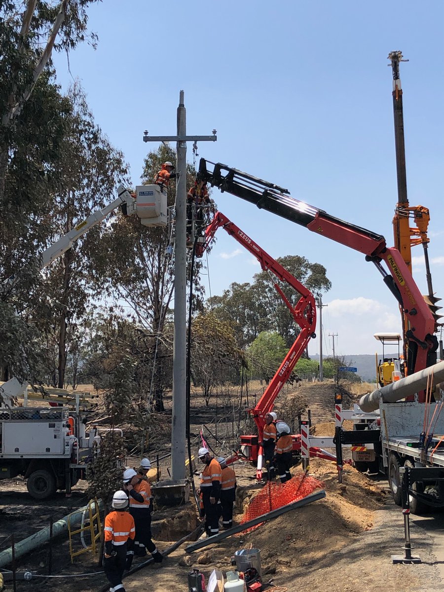 EvoenergyACT's tweet photo. Hi #OaksEstate, our crews are still working to repair damage to the network from the Beard fire. We will have an update on restoration times in the coming hours. Thanks for your patience. https://t.co/jH7OFLK8oT