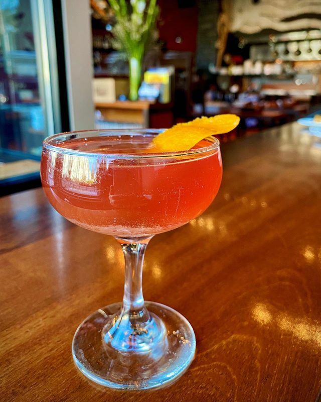 ToroBravoPDX's tweet photo. Tibicos. traditional water kefir. fig. citrus. blueberry. orange oil. For when you’re feeling sober AND celebratory. 🤩
.
🍹: @__vale_vale_vale__
📸: @staycationpdx
.
.
#torobravopdx #zeroproof #tapas #torobravoinc #pdxdrinks #pdxfood #pdx #eaterpdx #pd… https://t.co/Dt7ztoLJBz https://t.co/TKDu1bAvFR