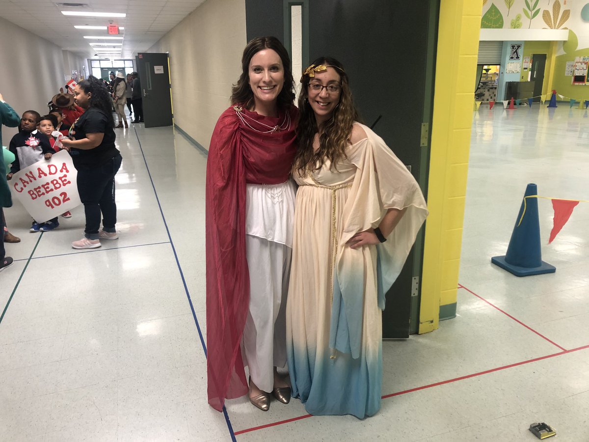 mrsstephens219's tweet image. I work with amazing people @Keeble_AISD !#internationaldayparade #KeebleONEteam @Jennifer_Dixon4 @Mr_Hernandez_81 @jtoscanog @DrA_Marshall @emvillalobos5