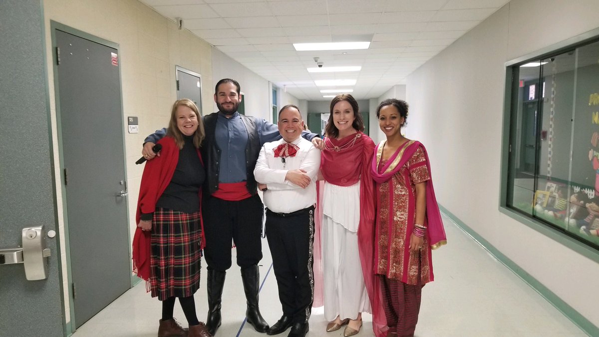 mrsstephens219's tweet image. I work with amazing people @Keeble_AISD !#internationaldayparade #KeebleONEteam @Jennifer_Dixon4 @Mr_Hernandez_81 @jtoscanog @DrA_Marshall @emvillalobos5