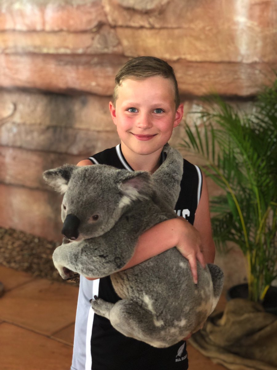 Hi everyone, Riley has decided to auction his @beaudenbarrett signed rugby boots that he wore in the 2018 Super Rugby and @AllBlacks season and donate the proceeds to the “Help Save the Koala Fund” in Australia. Please help out by bidding In the link: trademe.co.nz/sports/sports-…