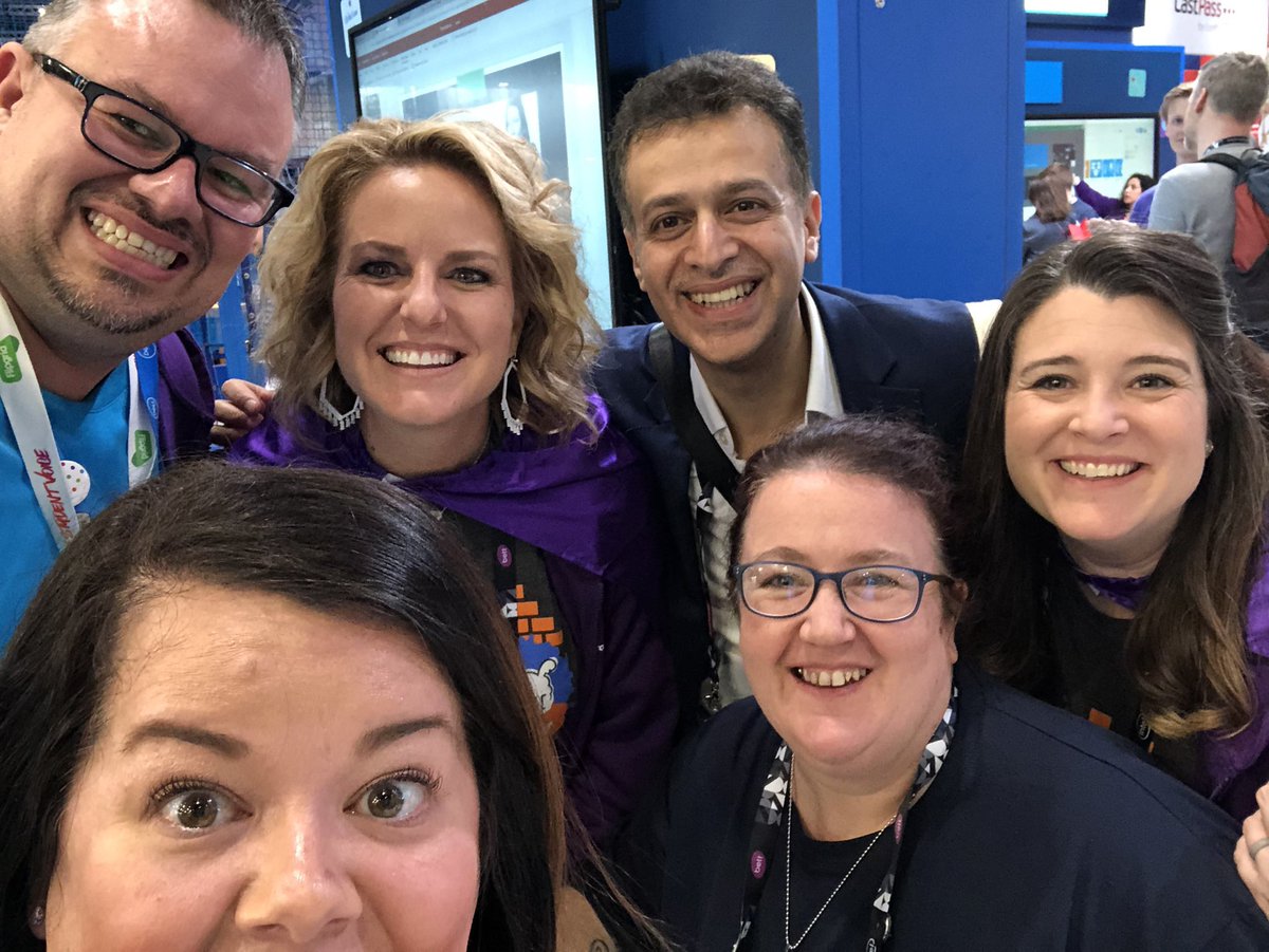 Jenallee1's tweet image. #Jenallee had the honor of meeting so many amazing #MIE’s this week at #BETT2020. 

What an incredible community they have here in the UK! They have definitely made us feel very welcome! THANK YOU ❤️

#WeMetatBETT #MIEExpert #MicrosoftEDU @AdGrocott
