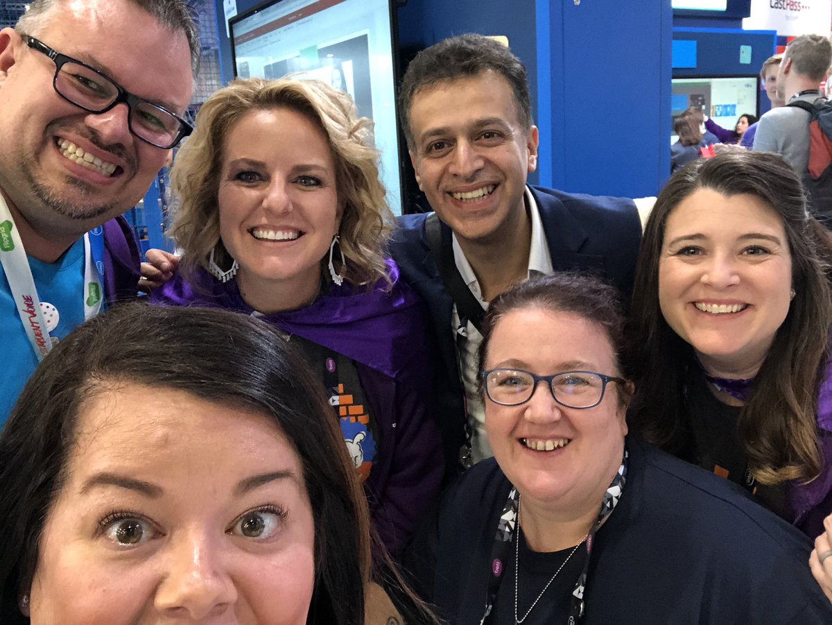 #Jenallee had the honor of meeting so many amazing #MIE’s this week at #BETT2020. 

What an incredible community they have here in the UK! They have definitely made us feel very welcome! THANK YOU ❤️

#WeMetatBETT #MIEExpert #MicrosoftEDU @AdGrocott