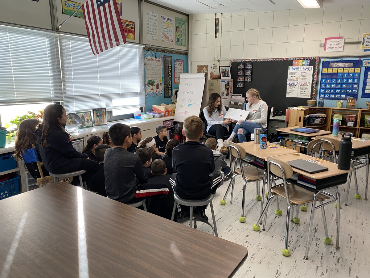 MViewSchool's tweet photo. Thank you to the students in Mr. Polk’s African American History class at ⁦@ELHSspartans for coming to read books related to inclusion, kindness, empathy and acceptance. Our students were excited to hear the stories and engage in meaningful discussions! #mvdoesgreatthings https://t.co/DAYsJXdXrM