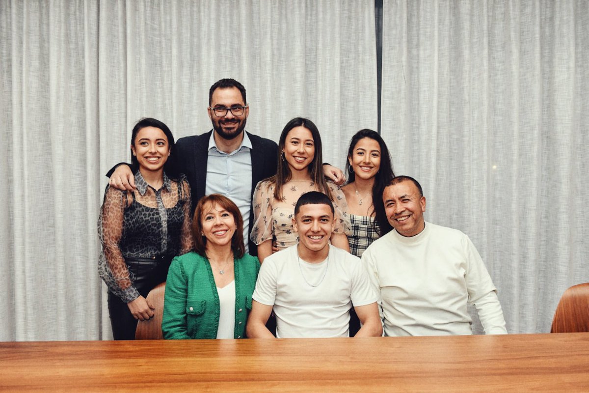 IancarloP's tweet image. The Journey Begins💥
Excited to have signed for @LUFC . Really can’t wait to get started &amp;amp; to play with this team! Thank you all for the messages 🙌💛 God, My family, I love you ❤️ Fans I got you 😏 #LetsWork