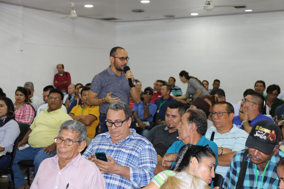 alcaldiabarranc's tweet photo. #UnidosPorElDistrito | ¡Más de 400 personas nos acompañan en la convocatoria de conformación de ternas para los sectores que deben elegir sus nuevos delegados en el Consejo Territorial de Planeación!
Representantes de los 15 sectores que lo requieren, están haciendo su tarea. https://t.co/ybqzHHBT0Y