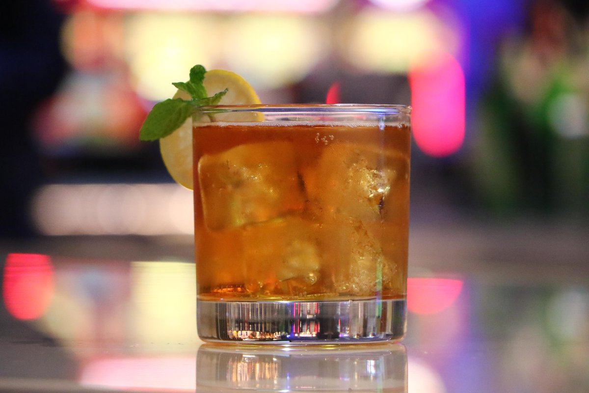 HarrahsGC's tweet photo. Cheers to #FridayFUN! #AlwaysDelish https://t.co/L7CjBsUoJL
