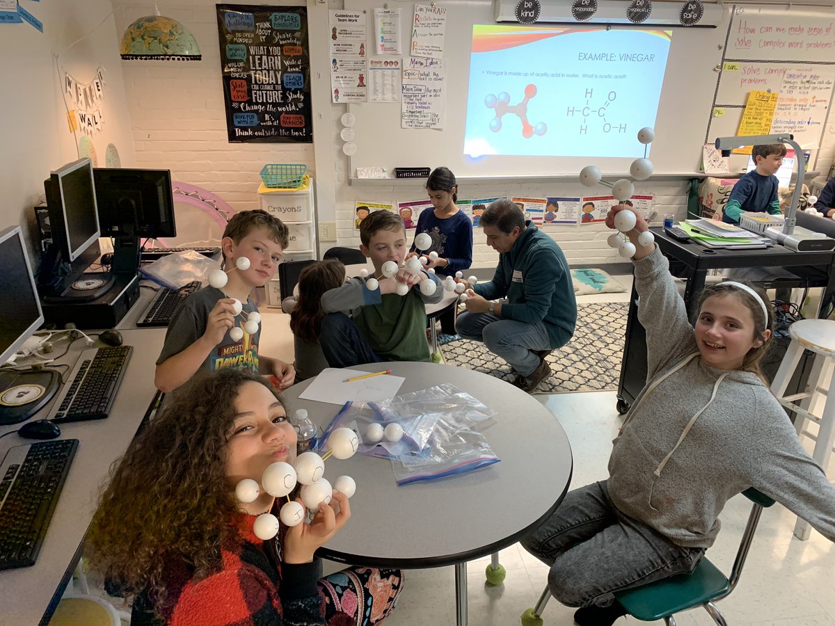 tmulvey5's tweet photo. Chemistry Academy with Mr. Hanna is always a favorite with these kiddos! Today students created an acetic acid molecule model! #curiousminds #learningisfun #FridayMotivation #futurescientists #WPDolphins https://t.co/HWGVTAPZpu
