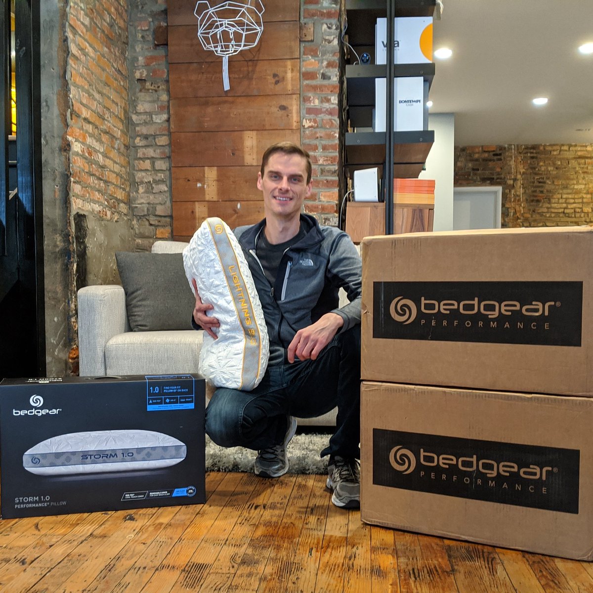 MiYHome's tweet photo. @bedgear Storm Series pillows back in stock. Trade your pillow in for a younger model! Come in and let Seth fit you for the right pillow. #sleep #baltimore #fellspoint #shoplocal #smallbusiness  #canton #locustpoint #hampden https://t.co/WSyp5U4QZM