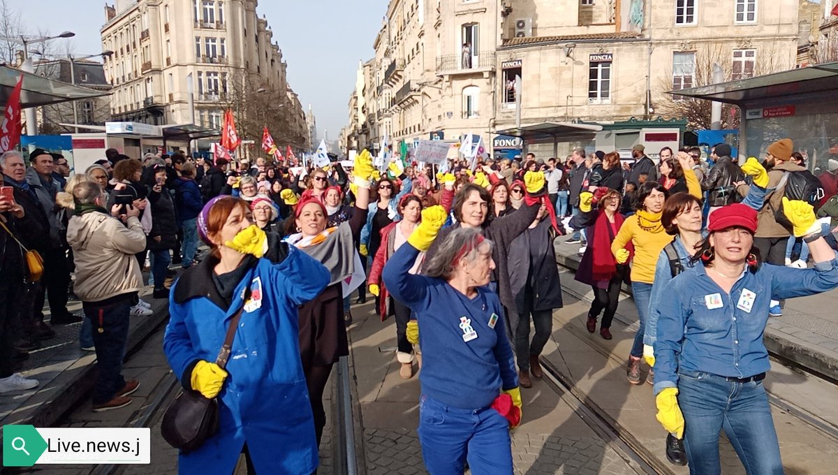 Livesnews33's tweet photo. Bordeaux
Les femmes sont souvent devant à montrer l'exemple
#Bordeaux #GiletsJaune #Greve24janvier2020 #greve24janvier #reformedesretraites #RetraiteParPoints #giletjaune #Retraites #CGT #udcgtgironde #ufsu #fo #SUDsolidaire https://t.co/hDqRDlbqyx