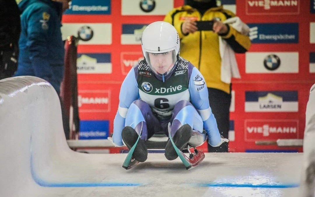 Otra fin de semana de Copa del Mundo para <a href="/ILoveLuge/">Veronica Ravenna</a> 🛷

La porteña radicada en Canadá la rompió en la Nations Cup de Sigulda 🇱🇻 con un 13° lugar y clasificó a la final de mañana.

Viene de ser 18° en Lillehammer 🇳🇴, sitio donde logró su diploma olímpico en los YOG 2016. #Luge