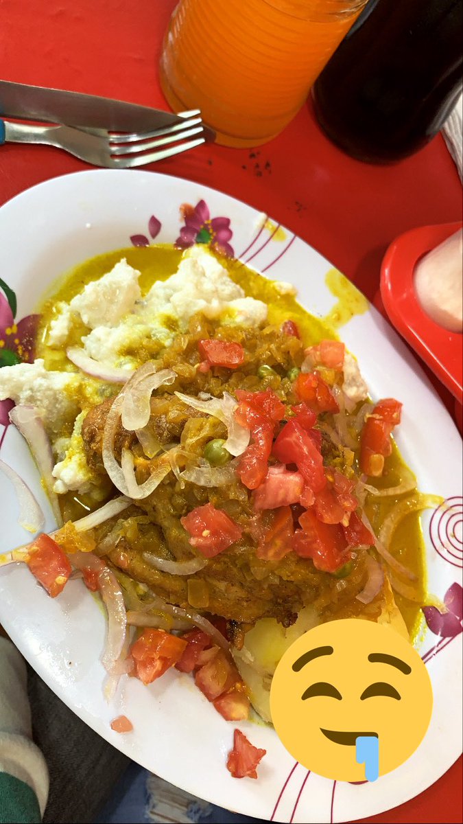 benianoConLa38's tweet photo. Prebuntaaaa, es obligatorio venir a las #Alasitas y comer sólo plato #Paceño ? O una ricangaaaa #Sajta tb vale ? https://t.co/wm6v4aAVwX