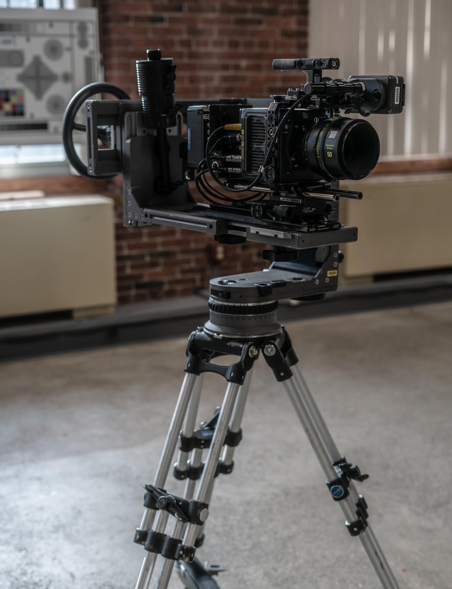 rulebostoncam's tweet photo. Diving deep with the @CartoniSocial Lambda Third Axis Head. ๐ฅ: @jeff_dickerson
#camerasetupclub #arri #cartoni #zeiss #lambdahead #cinematography #filmmakerslife #dp #dop #cameradept #cameragear #camerarig #cameradept #filmmaking #rbcgear #rulerentals #wegotyoucovered https://t.co/5HL1G6jTyD