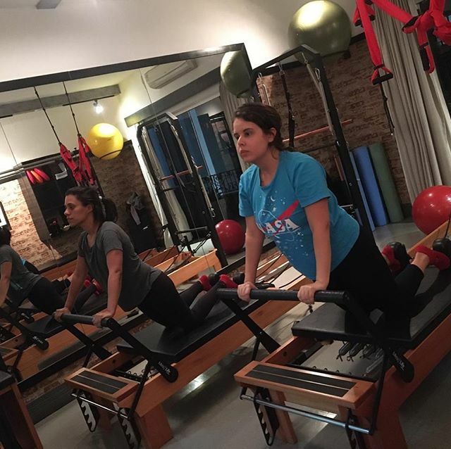 JoyStudioBr's tweet photo. Concentração, foco e disciplina!! Parabéns meninas!! 👏👏👏👏
#pilateslovers #stottpilates #pilatesmooca #fisioterapia #bemestar https://t.co/ApIAP92Sco https://t.co/foIX5xyDu5