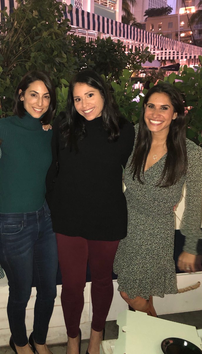 ColliersSFL's tweet photo. Last night, Colliers hosted our brokers for a fun Deals in Heels evening. https://t.co/ayTuh5UImy